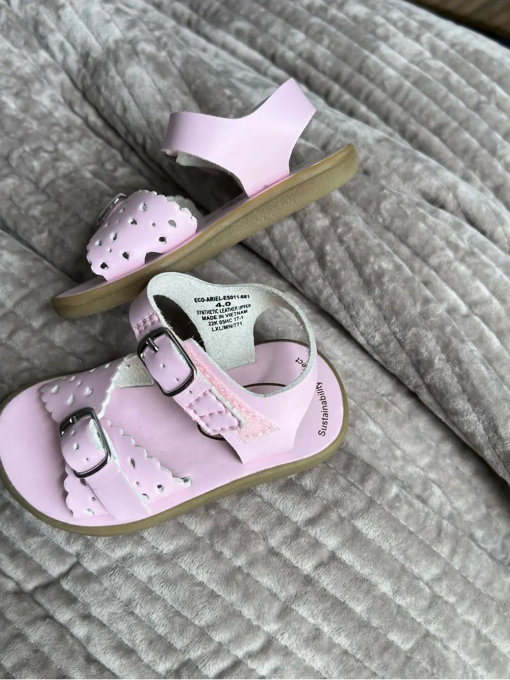 Footmates Ariel Pink Sandals - Classic Strappy Style; size 4. - Picture 4 of 9